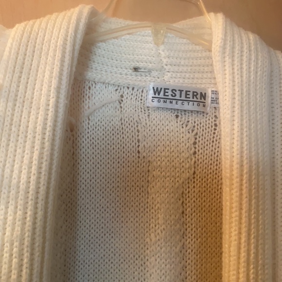 Vintage gently worn sweater with loops of yarn - Picture 4 of 8